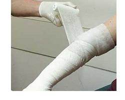 BENDA MEDICATA PRONTOZINK CUMAR IN GARZA IDROFILA CON OSSIDO DI ZINCO 10X500CM - farmanauta.it