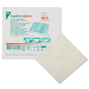 MEDICAZIONE IN ALGINATO TEGADERM ALGINATE ASSORBENTE 10X10 10 PEZZI - farmanauta.it